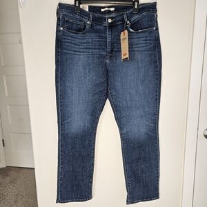 NWT!!! Levi's Classic Straight Mid Rise Jeans, Size 16 Medium W33‎ L30